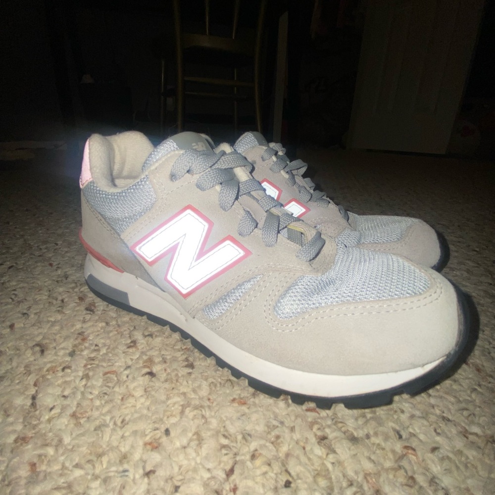New Balance Tennis shoes women’s